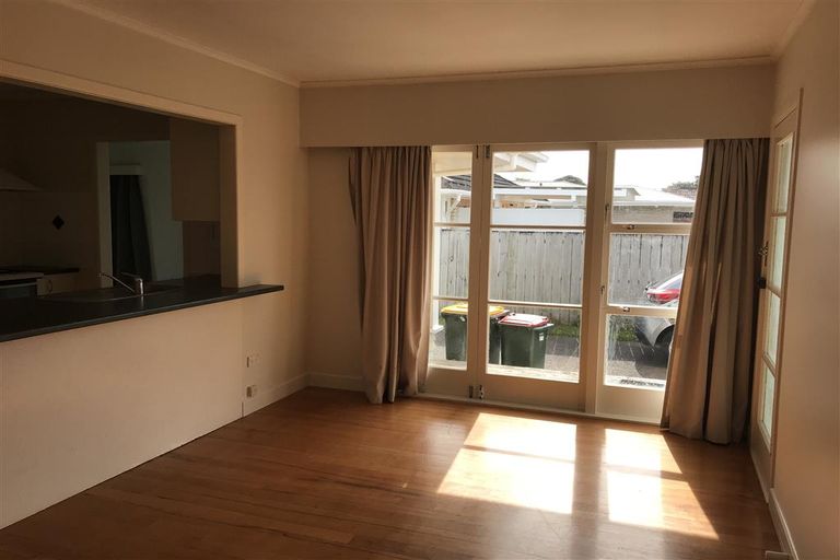 Photo of property in 136 Great South Road, Takanini, 2112