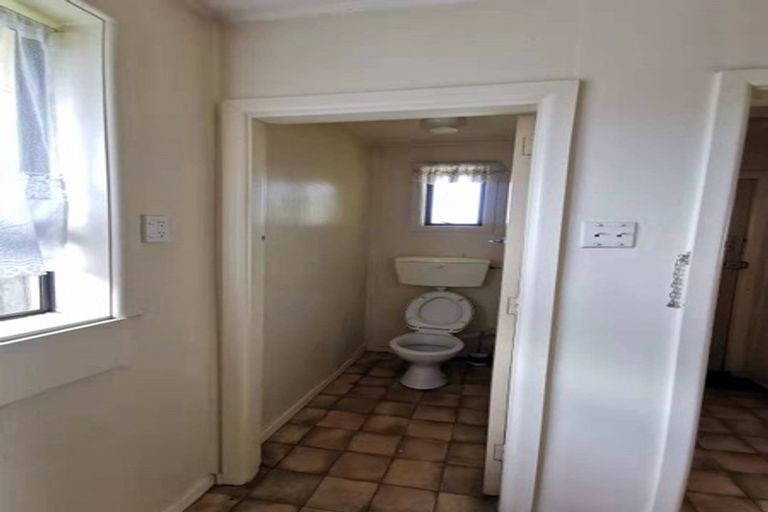 Photo of property in 18 Seymour Street, Hornby, Christchurch, 8042