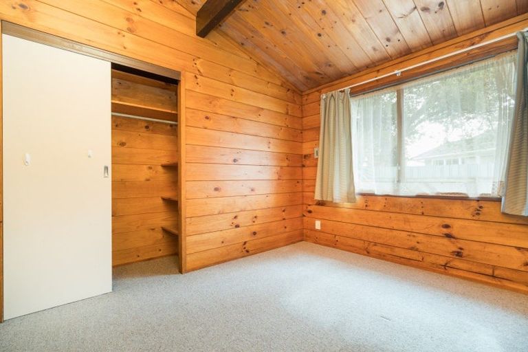 Photo of property in 9 Alma Place, Milson, Palmerston North, 4414