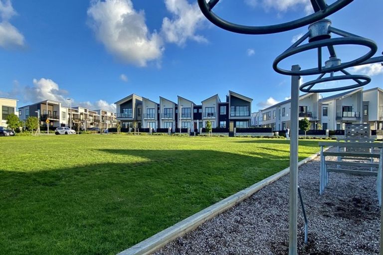 Photo of property in 2/42 Nugget Avenue, Hobsonville, Auckland, 0616