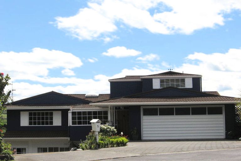 Photo of property in 5 Sylvia Place, Acacia Bay, Taupo, 3330