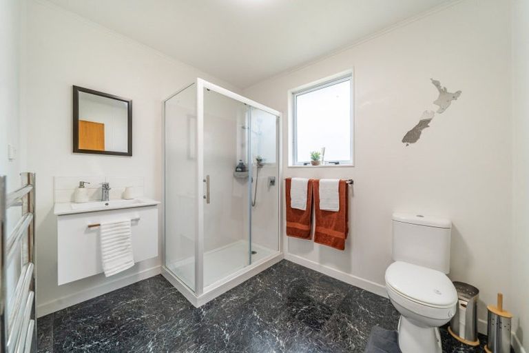 Photo of property in 39 Naenae Road, Naenae, Lower Hutt, 5011