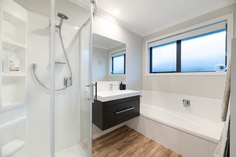 Photo of property in 8 Macloughlin Drive, Te Puke, 3119