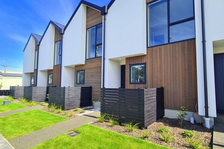 Photo of property in 3/27 New Brighton Road, Shirley, Christchurch, 8061