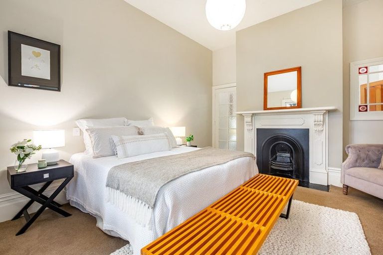 Photo of property in 12 Tinakori Road, Thorndon, Wellington, 6011