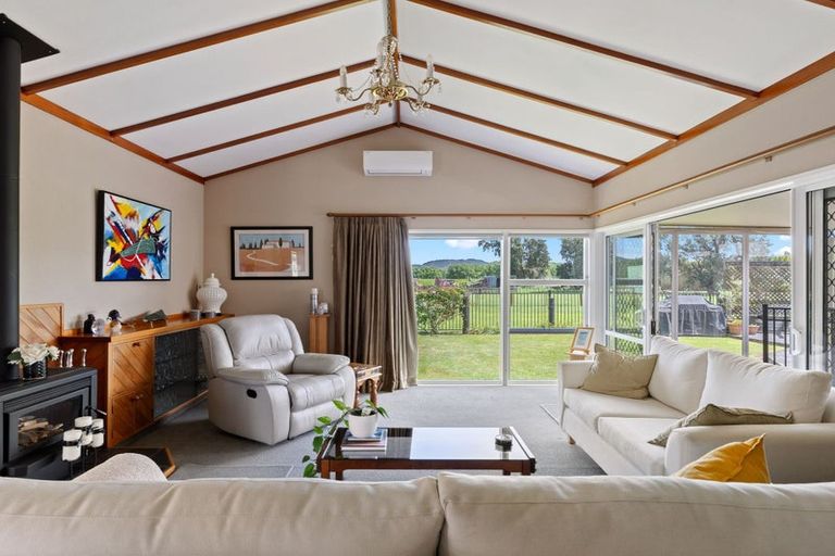 Photo of property in 33 Caesar Road, Ormond, Gisborne, 4071