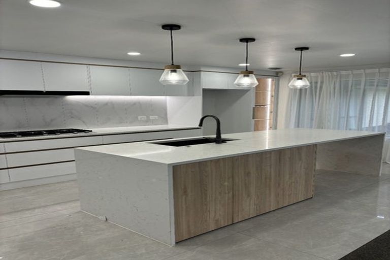 Photo of property in 8 Corrofin Drive, East Tamaki, Auckland, 2013