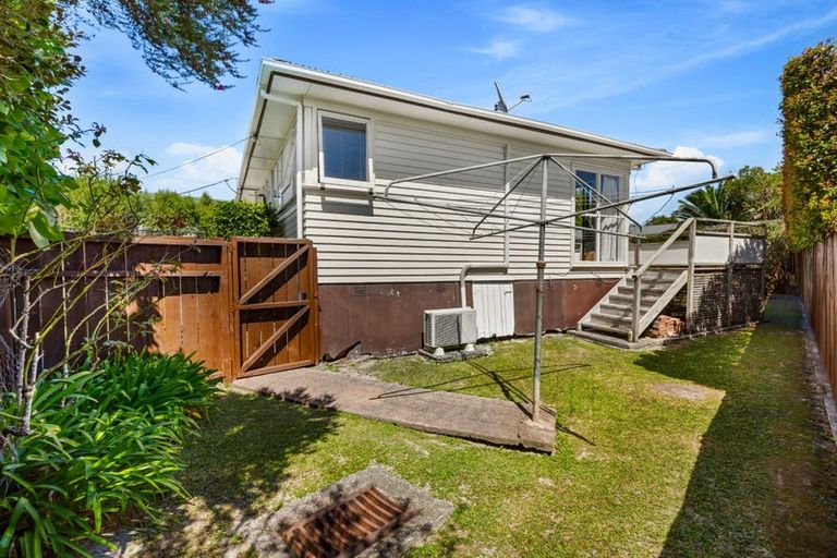 Photo of property in 114a Mcleod Road, Te Atatu South, Auckland, 0610