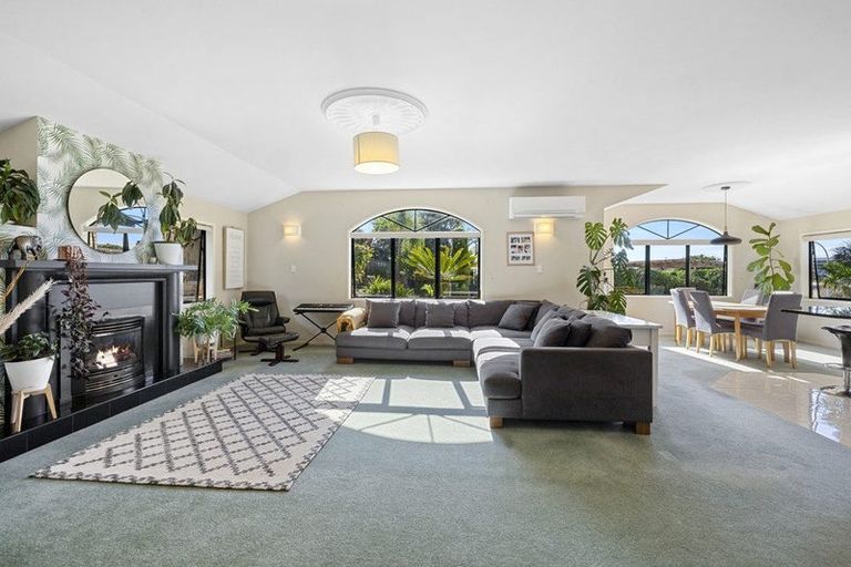 Photo of property in 4 Willow Place, Whalers Gate, New Plymouth, 4310
