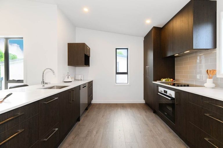 Photo of property in 18b Arataki Views Way, Glen Eden, Auckland, 0602