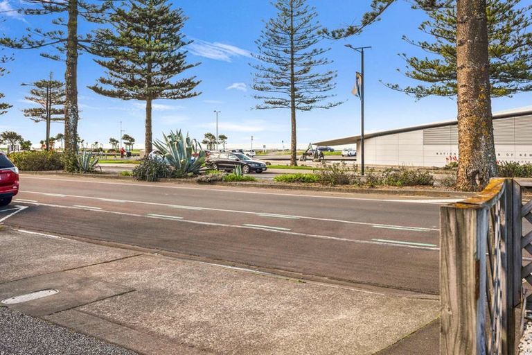 Photo of property in 477 Marine Parade, Napier South, Napier, 4110