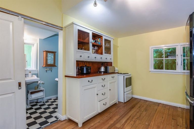 Photo of property in 1/45 Airlie Road, Plimmerton, Porirua, 5026