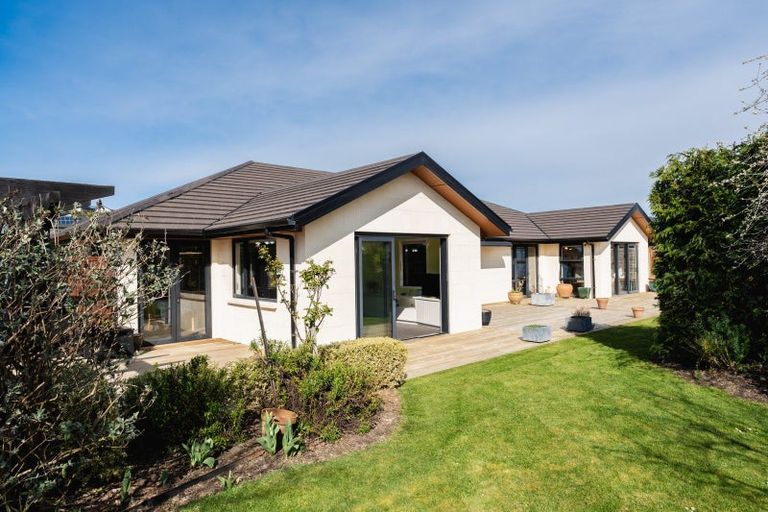 Photo of property in 23 Heathfield Drive, Mosgiel, 9024