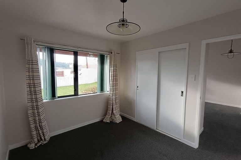 Photo of property in 2/990 High Street, Avalon, Lower Hutt, 5011