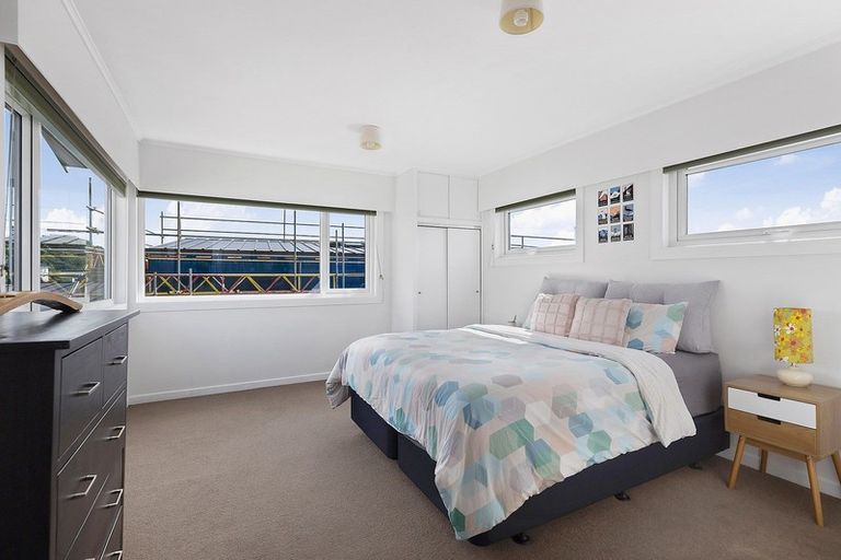 Photo of property in 132 Mitchell Street, Brooklyn, Wellington, 6021