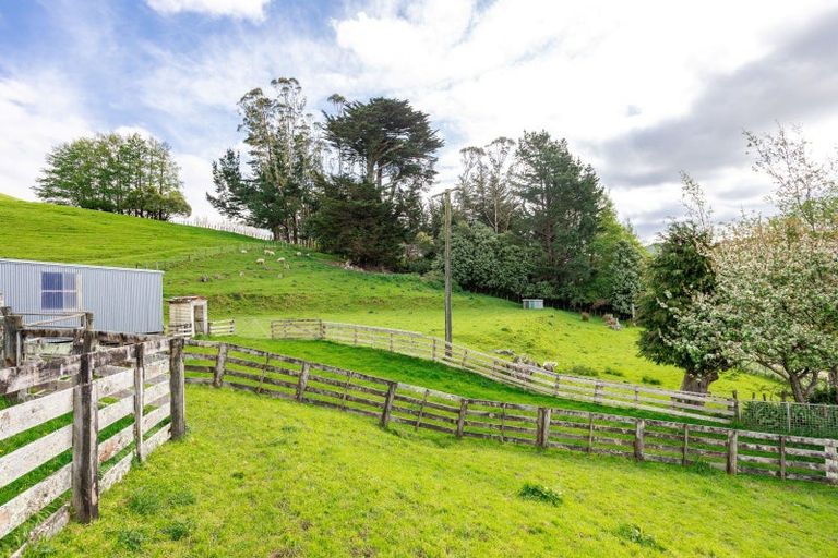 Photo of property in 38 Titoki Road, Waikanae Beach, Waikanae, 5036