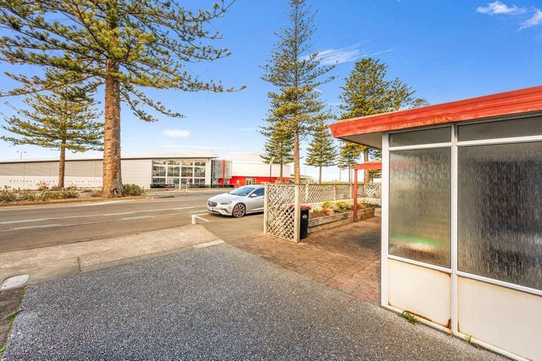Photo of property in 477 Marine Parade, Napier South, Napier, 4110