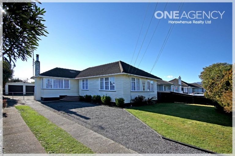 Photo of property in 11 Norfolk Street, Levin, 5510
