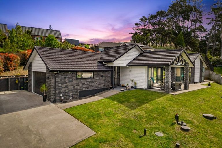 Photo of property in 104 Solan Drive, Waimauku, 0812