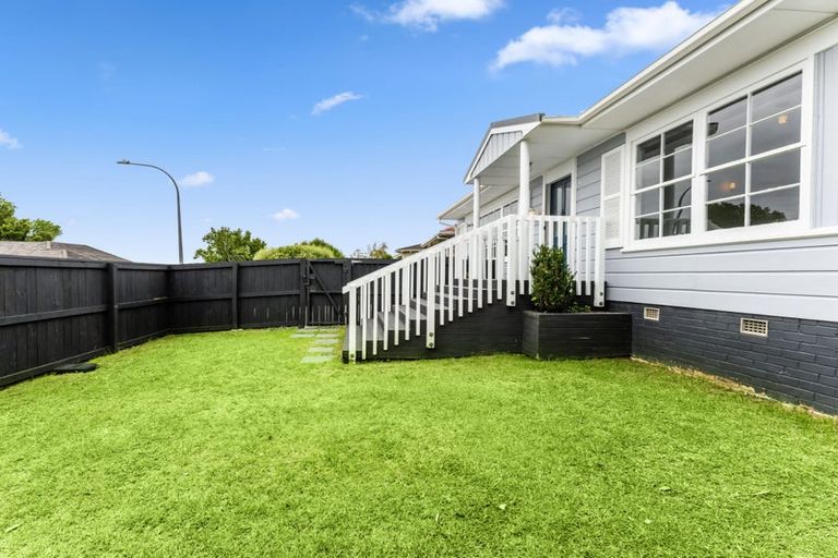 Photo of property in 33b Gill Avenue, Te Atatu Peninsula, Auckland, 0610