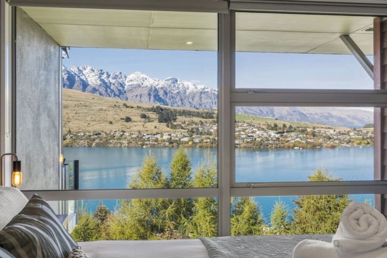 Photo of property in 1/11 Gum Lane, Queenstown, 9300
