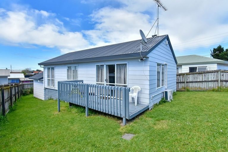 Photo of property in 1/43 Solveig Place, Randwick Park, Auckland, 2105