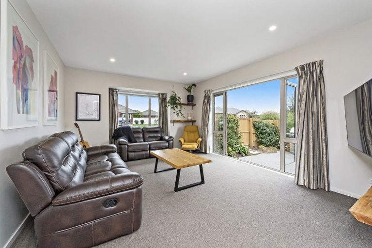 Photo of property in 6 Greenan Place, Doyleston, 7683