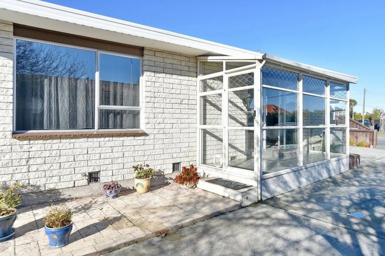 Photo of property in 1/168 Sawyers Arms Road, Bishopdale, Christchurch, 8053