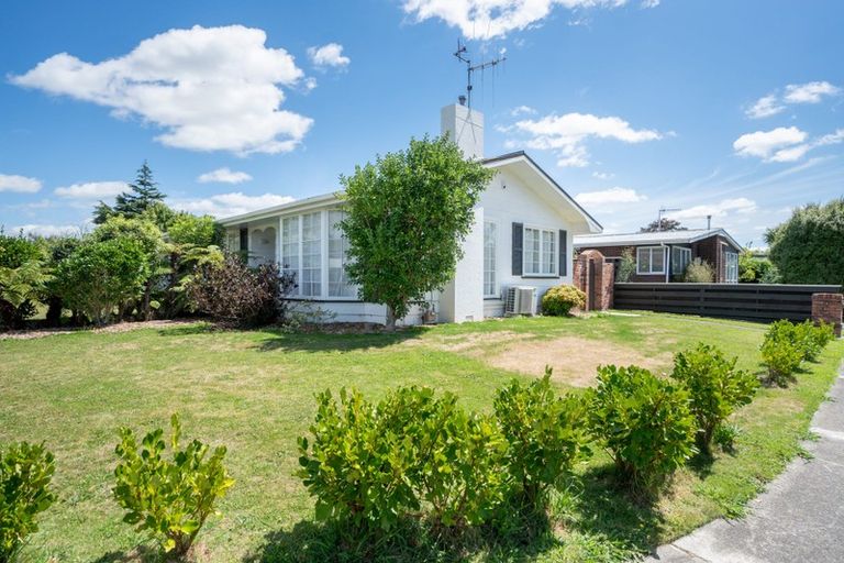Photo of property in 1 Rakino Place, Awapuni, Palmerston North, 4412