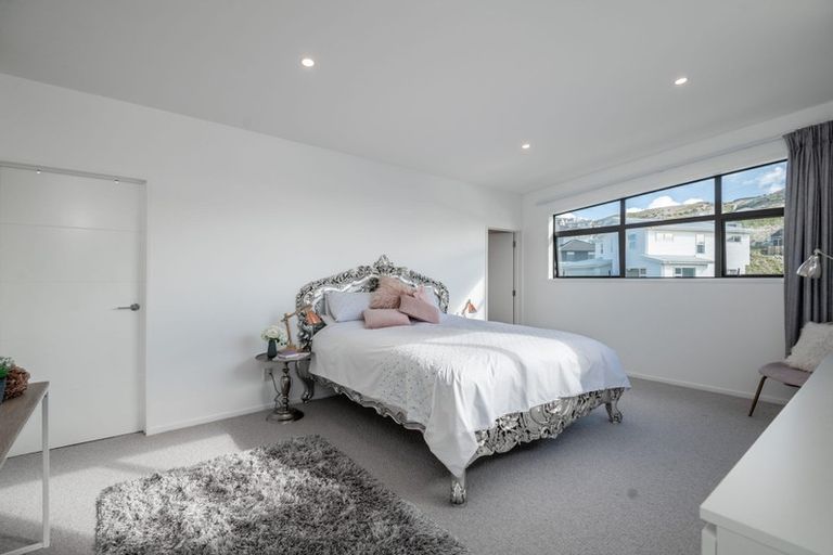 Photo of property in 140 Amesbury Drive, Churton Park, Wellington, 6037