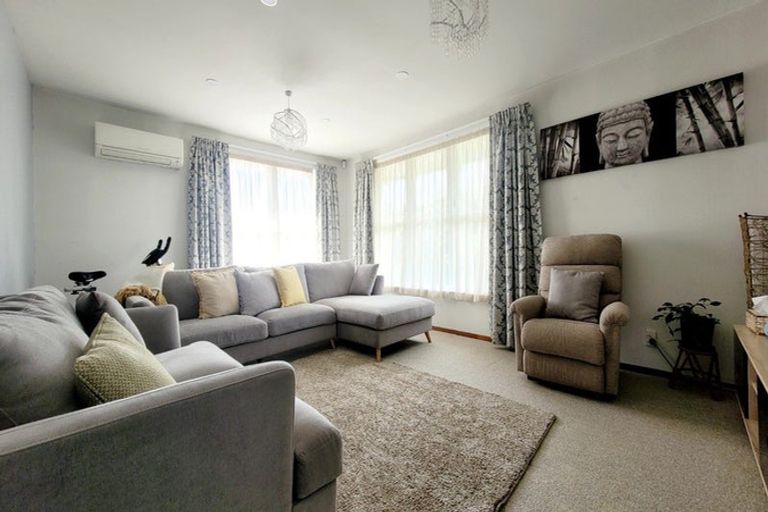 Photo of property in 84 Champion Street, Cannons Creek, Porirua, 5024