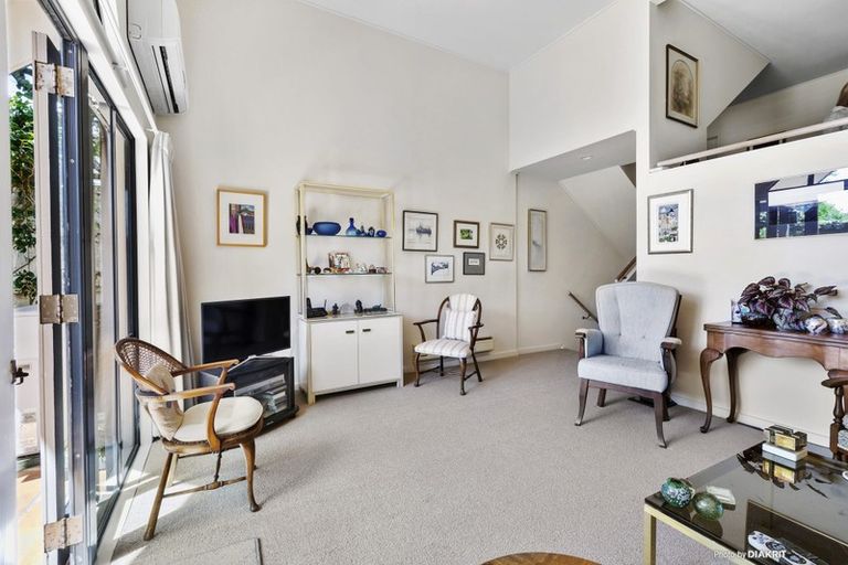 Photo of property in 14u3 Harriett Street, Thorndon, Wellington, 6011