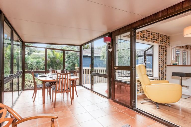 Photo of property in 23 Rimutaka Place, Titirangi, Auckland, 0604