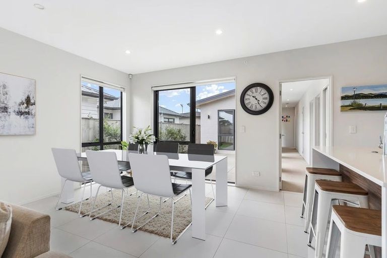 Photo of property in 72 Te Napi Drive, Takanini, 2112