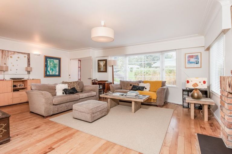 Photo of property in 23 Rimutaka Place, Titirangi, Auckland, 0604