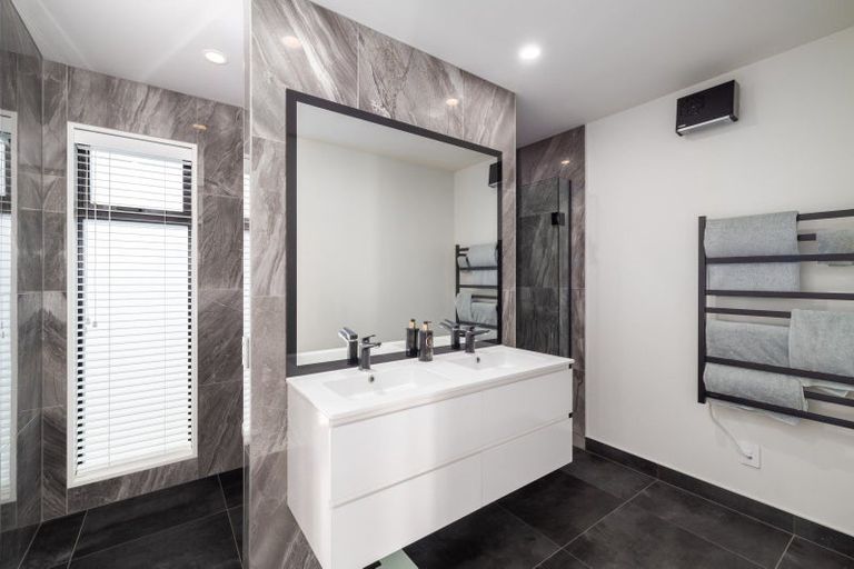 Photo of property in 40 Cameo Grove, Marshland, Christchurch, 8083