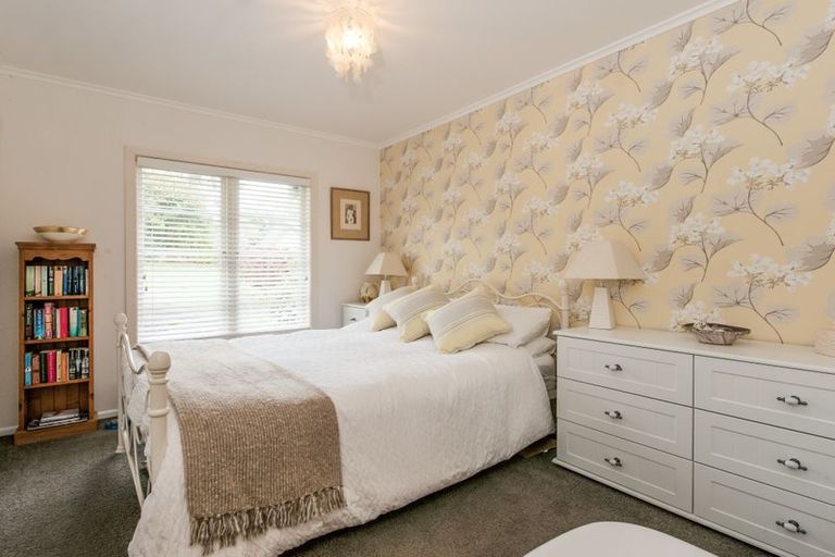 Photo of property in 23 Rimutaka Place, Titirangi, Auckland, 0604