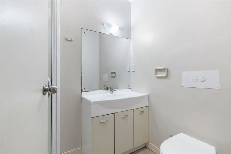 Photo of property in 7/81 Birkenhead Avenue, Birkenhead, Auckland, 0626