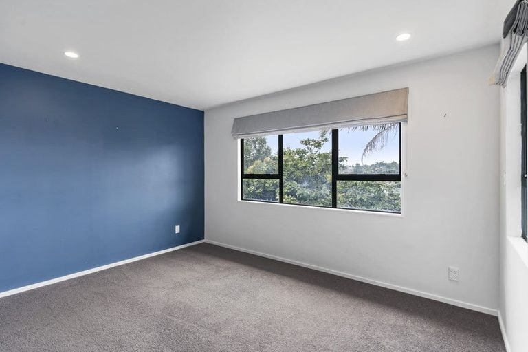 Photo of property in 4a Holiday Road, Stanmore Bay, Whangaparaoa, 0932