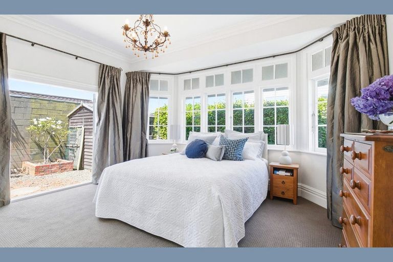 Photo of property in 15 Lucknow Terrace, Khandallah, Wellington, 6035