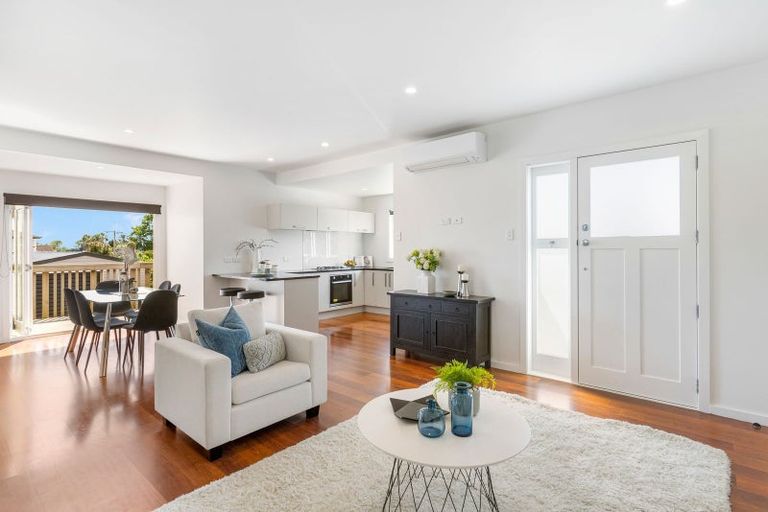 Photo of property in 2/117 Great South Road, Manurewa, Auckland, 2102