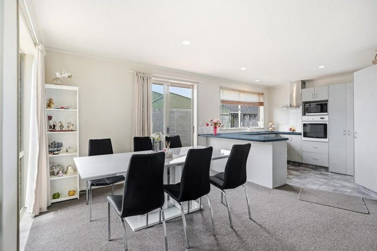 Photo of property in 30 Gardenia Close, Melville, Hamilton, 3206