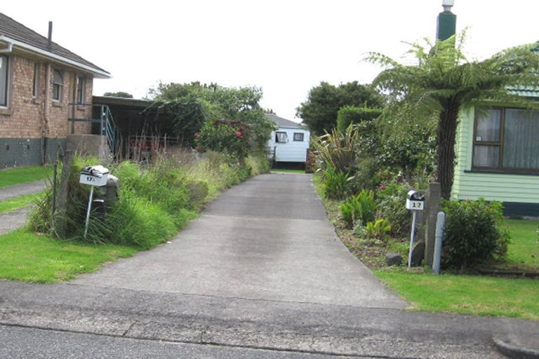 Photo of property in 2/17 Moor Avenue, Te Atatu Peninsula, Auckland, 0610