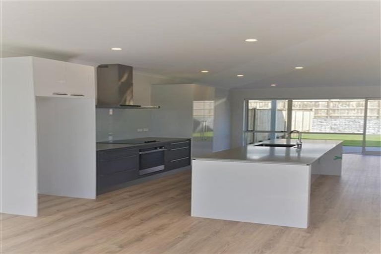 Photo of property in 8 Tyler Davies Drive, Red Beach, 0932