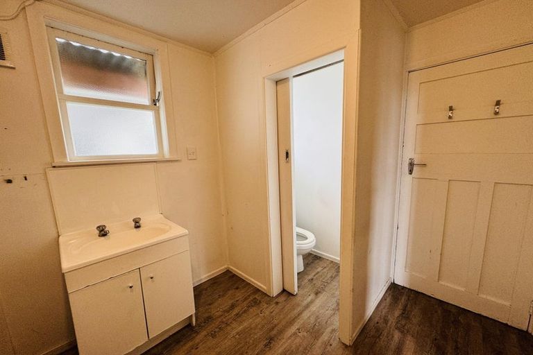 Photo of property in 74 Chelwood Street, Takaro, Palmerston North, 4412