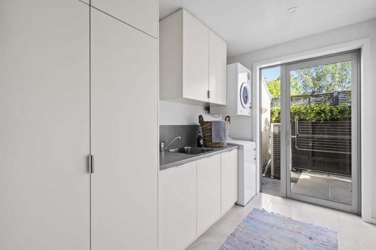 Photo of property in 7 Kotare Street, Fendalton, Christchurch, 8041