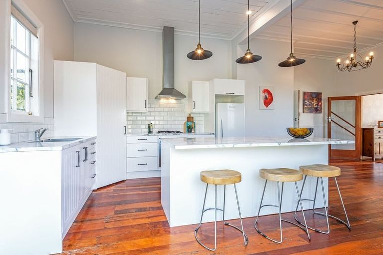 Photo of property in 19 Alfred Street, Roslyn, Palmerston North, 4414