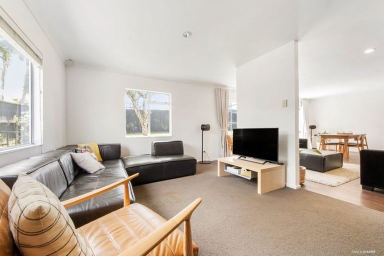 Photo of property in 8 Matipo Road, Te Atatu Peninsula, Auckland, 0610