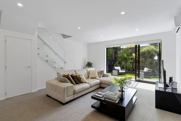 Photo of property in 25/82 East Coast Road, Milford, Auckland, 0620