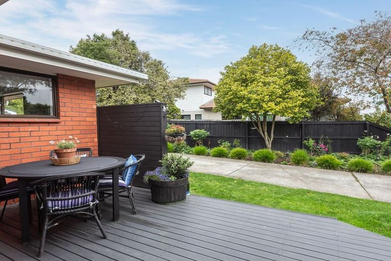 Photo of property in 18 Lowry Avenue, Redwood, Christchurch, 8051